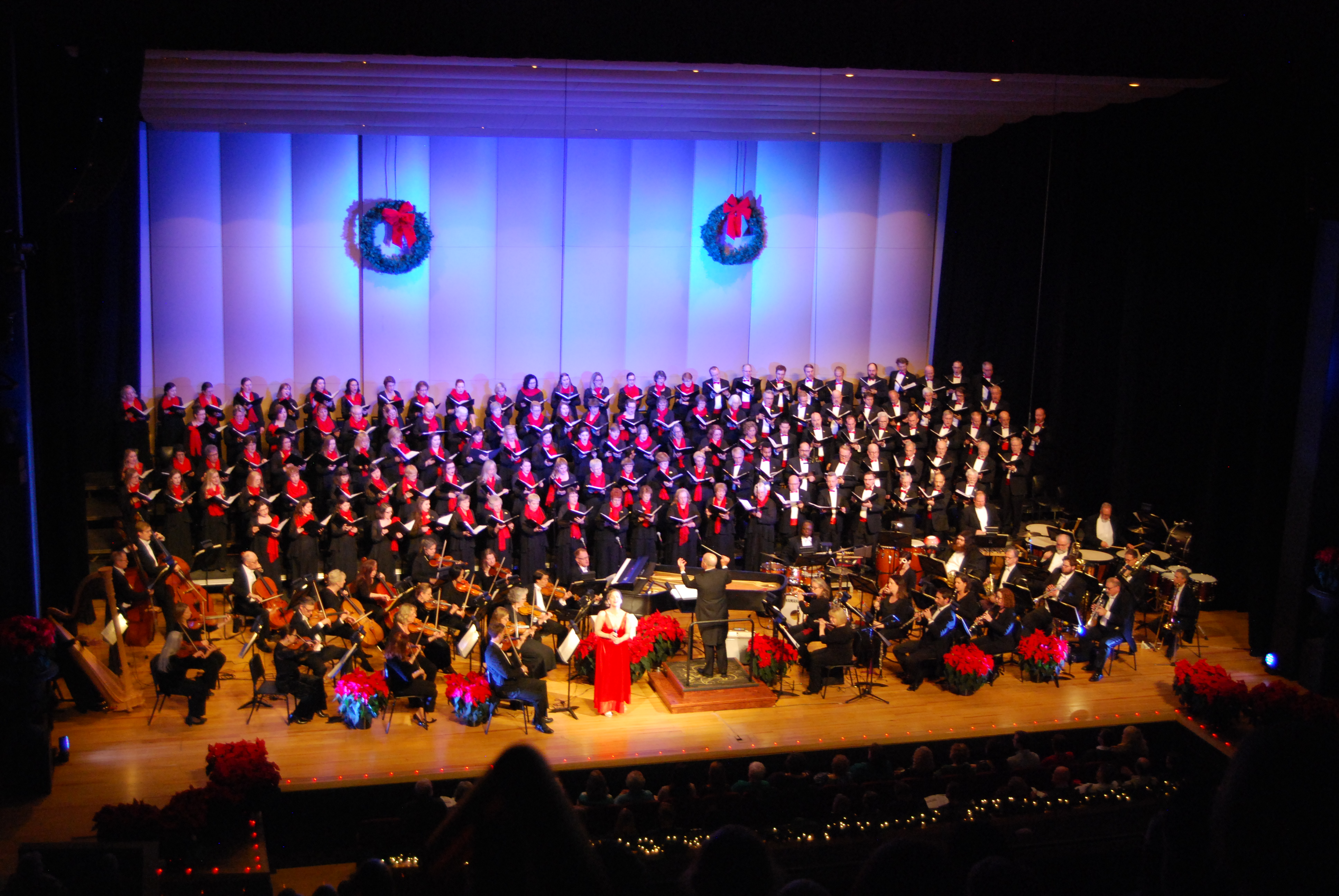 ‘Festival of Carols’ Features Resplendent Sounds that Set the Tone for